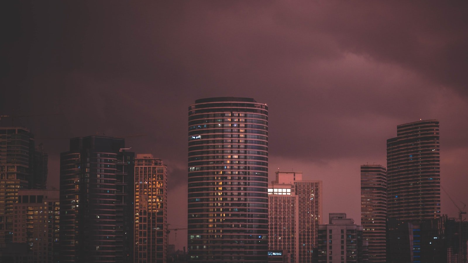 4. 's Electric Live Performances: The Enthralling Legacy of a True Showman