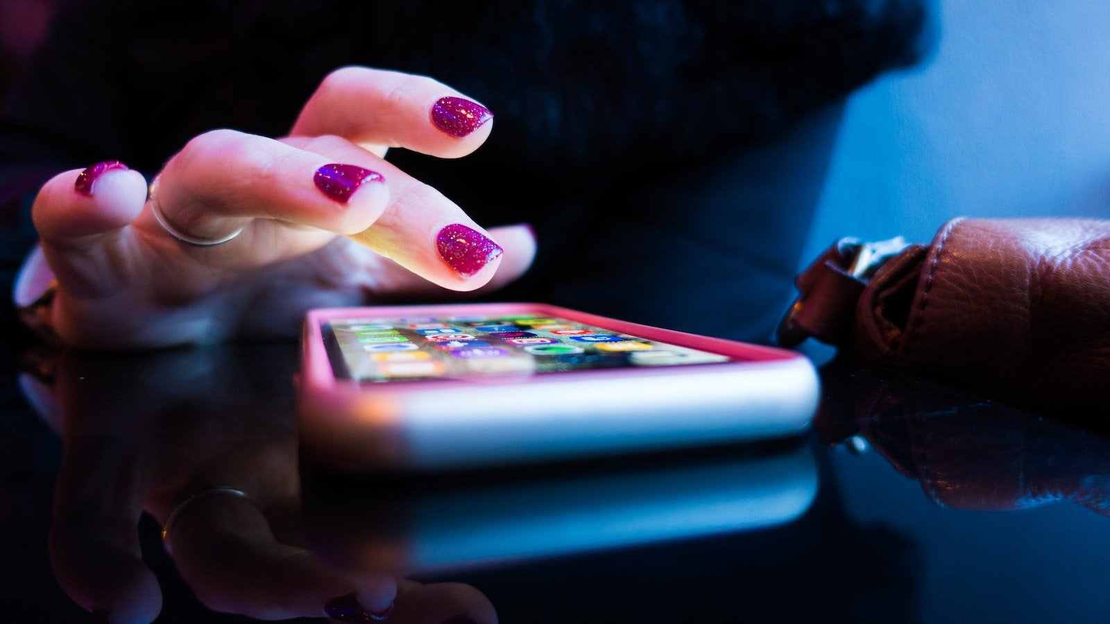 Choose Your Melodic Moments: Tips for Finding the Perfect Phone Music Downloads